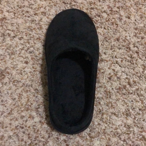 NEW Comfy Classic pair of moccasin slippers - Picture 3 of 9